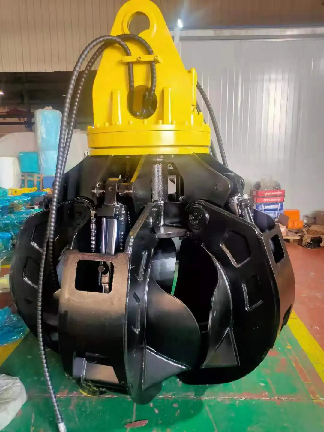 What are the available size options for the excavator metal scrap?